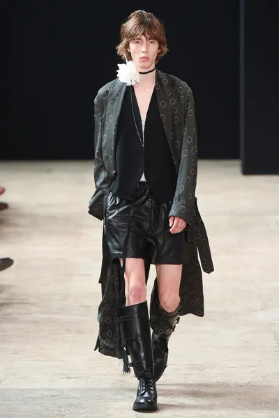 Look 33